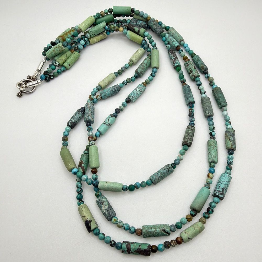 22" Three strands of TURQUOISE beaded necklace with‎ 925 hardware/toggle clasp!